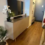 Swiss Horizon - Penthouse Mit Aussicht & Liftnaehe Auf 2 Etagen