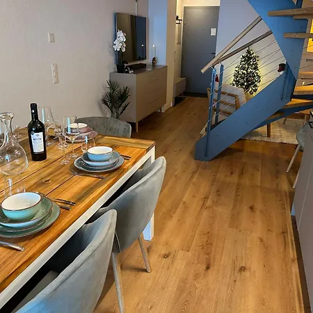 Swiss Horizon - Penthouse Mit Aussicht & Liftnaehe Auf 2 Etagen Apartament Flums