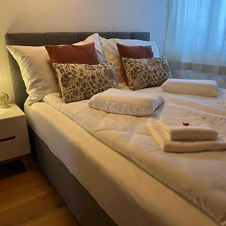 Swiss Horizon - Penthouse Mit Aussicht & Liftnaehe Auf 2 Etagen Apartman *