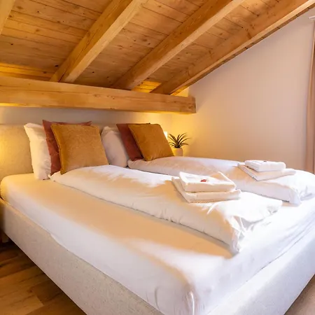 Swiss Horizon - Penthouse Mit Aussicht & Liftnaehe Auf 2 Etagen Apartman