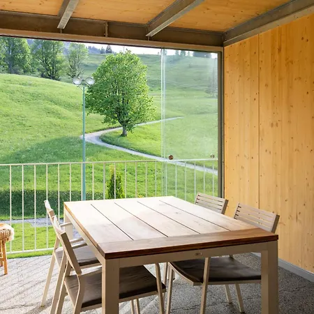 Swiss Horizon - Penthouse Mit Aussicht & Liftnaehe Auf 2 Etagen Apartman