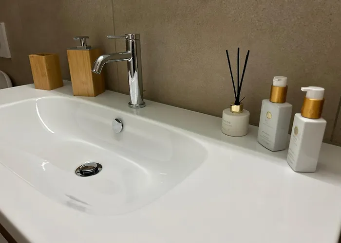 Swiss Horizon - Penthouse Mit Aussicht & Liftnaehe Auf 2 Etagen Apartmán